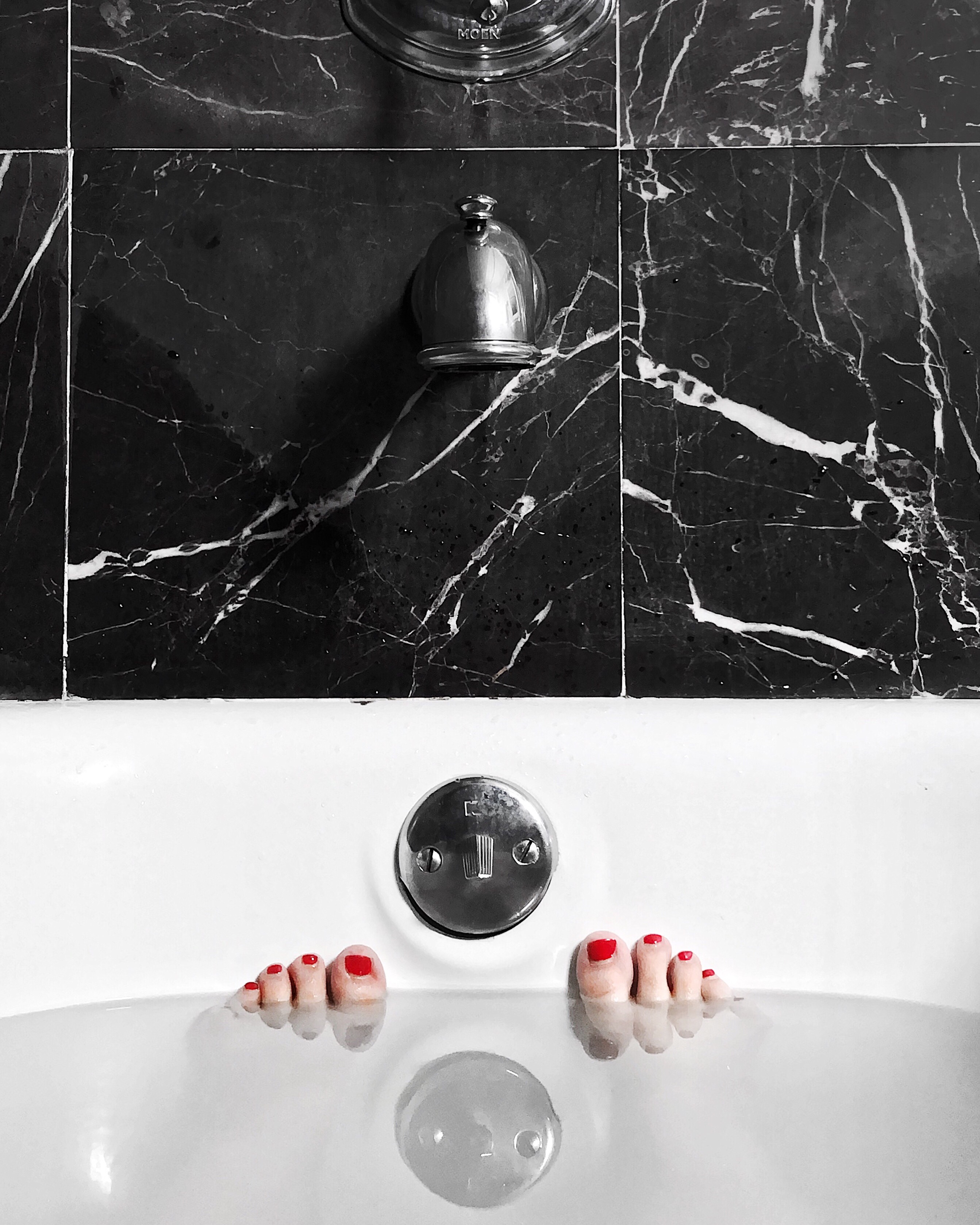 Black Marble Bathtub